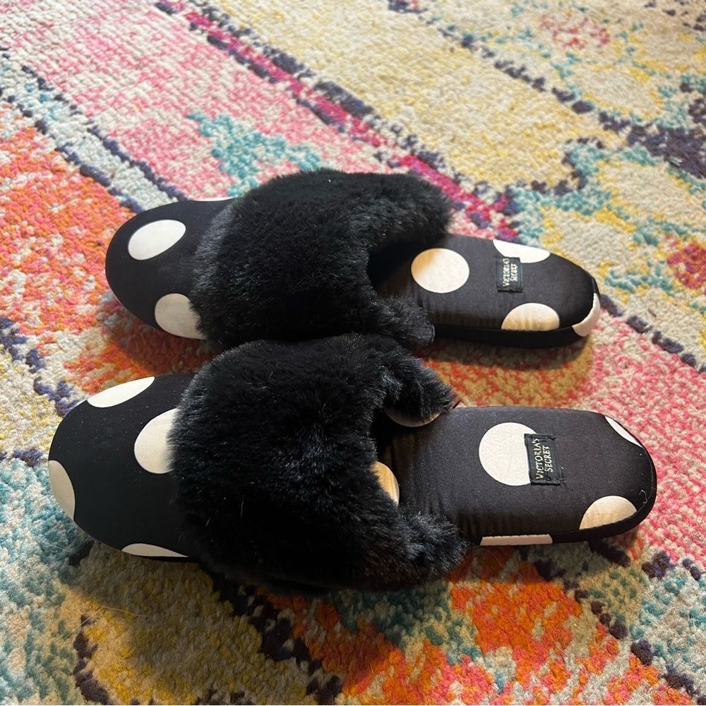 Victoria’s Secret Black and White Polka Dot Slippers size S